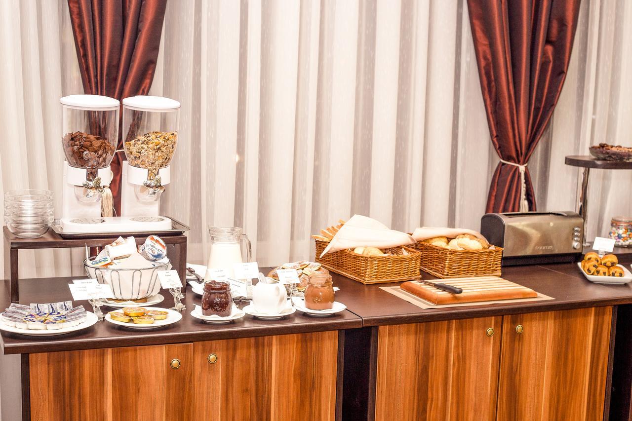 Hotel Athos R.M.T. Cluj-Napoca Quarto foto