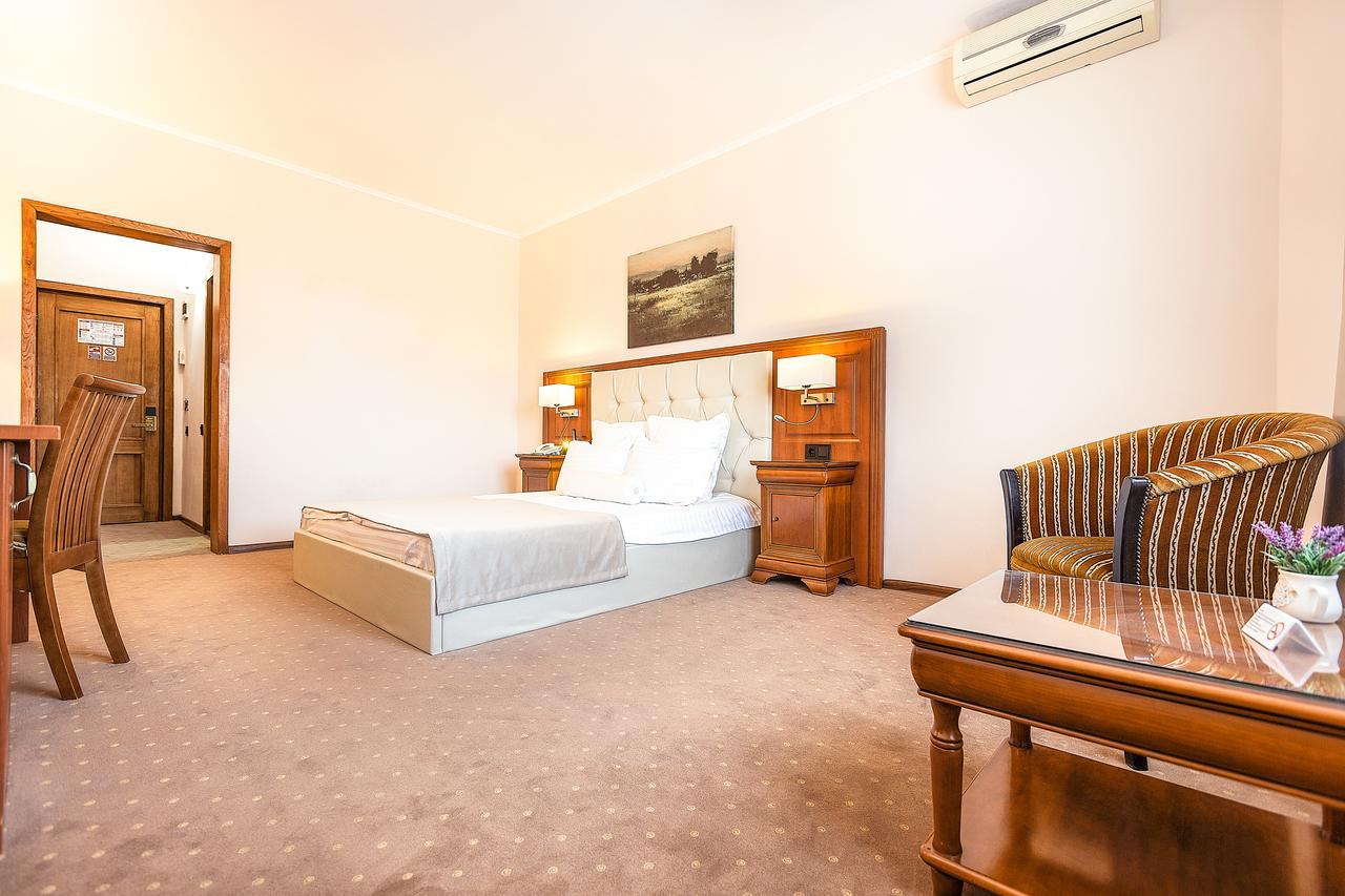 Hotel Athos R.M.T. Cluj-Napoca Quarto foto
